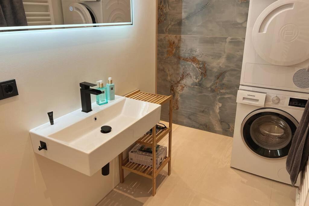 Soul-Apartment Balkon Privatparkplatz 2 Boxspringbetten 55Zoll Tv Wlan Лайпциг Екстериор снимка